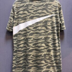 NIKE SPORTSWEAR AOP SWOOSH CAMO T-SHIRT - Image 2