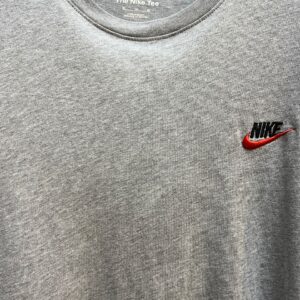 NIKE EMBROIDED LOGO T-SHIRT - Image 4