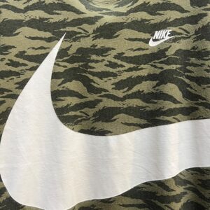 NIKE SPORTSWEAR AOP SWOOSH CAMO T-SHIRT - Image 3