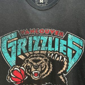 MITCHELL AND NESS VANCOUVER GRIZZLIES GRAPHIC T-SHIRT - Image 4